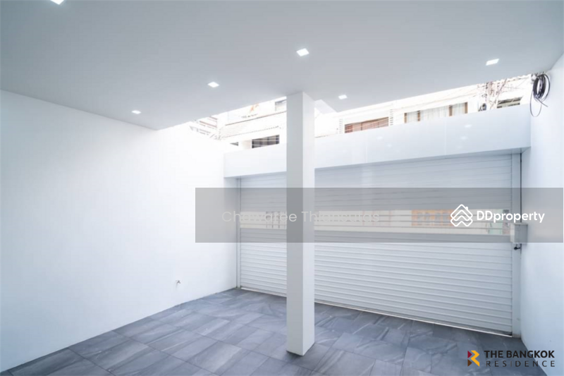 For Sale - Townhouse Sukhumvit 15 near BTS asoke, Bangkok
