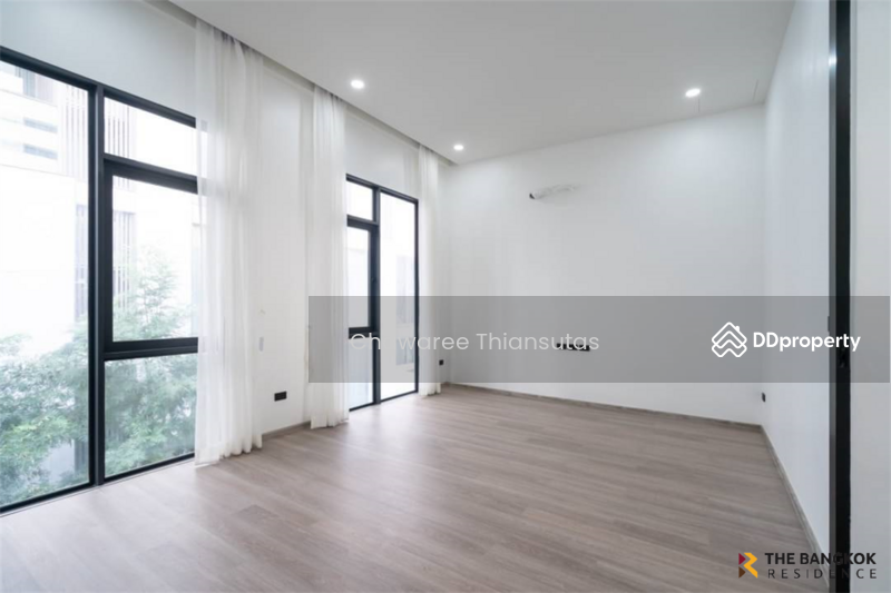 For Sale - Townhouse Sukhumvit 15 near BTS asoke, Bangkok