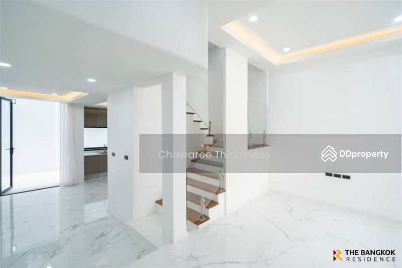 For Sale - Townhouse Sukhumvit 15 near BTS asoke, Bangkok