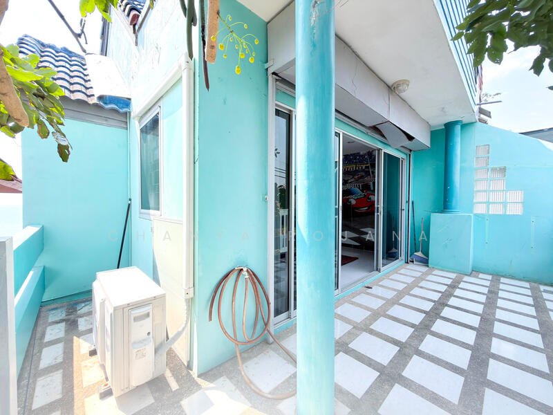 ขาย - ขายทาวน์เฮ้าส์ริมทะเล 3 ชั้น หาดพลา บ้านฉาง, ระยอง