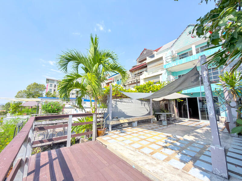 ขาย - ขายทาวน์เฮ้าส์ริมทะเล 3 ชั้น หาดพลา บ้านฉาง, ระยอง