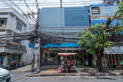 ขาย - อาคารพาณิชย์ 3 ชั้นครึ่ง 2 คูหา เหมาะสำหรับทำคลีนิค คลีนิคทันตกรรม สามารถเริ่มกิจการได้ทันที, กรุงเทพ