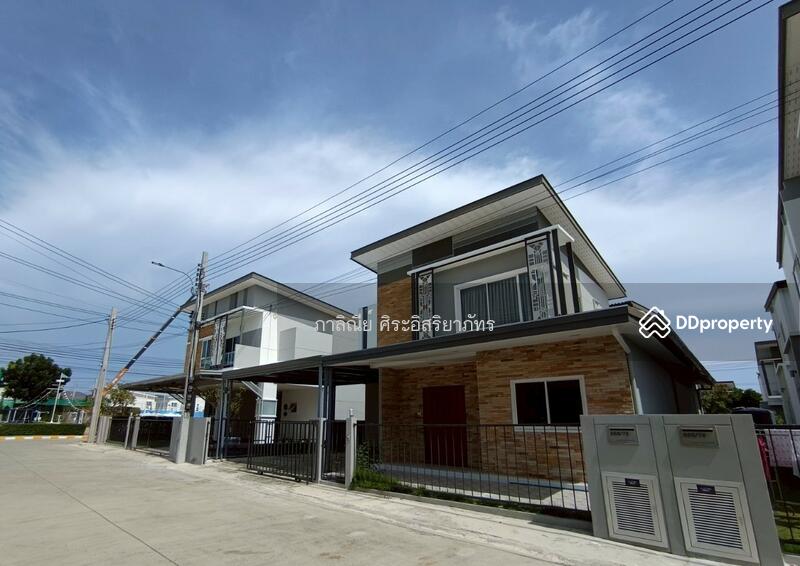 Land size: 50.6 sqw.     3 bedrooms,  1 office , living room,  kitchen Only 4.5 Mil. THB. 