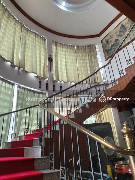 For Sale - 8-Bedroom House, Bangkok