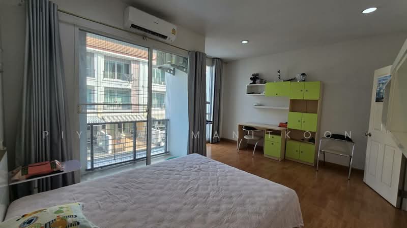 Baan Klang Muang S-Sense Srinakarin, Bangkok, Srinakarin Road, Nong Bon, Prawet, Bangkok, 3 Bedrooms, 180 sqm, Townhouse For Sale, by Piyawan Manitkoon, 60110016 - DDproperty.com