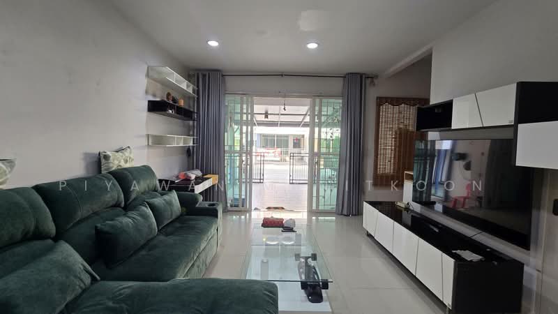 Baan Klang Muang S-Sense Srinakarin, Bangkok, Srinakarin Road, Nong Bon, Prawet, Bangkok, 3 Bedrooms, 180 sqm, Townhouse For Sale, by Piyawan Manitkoon, 60110016 - DDproperty.com