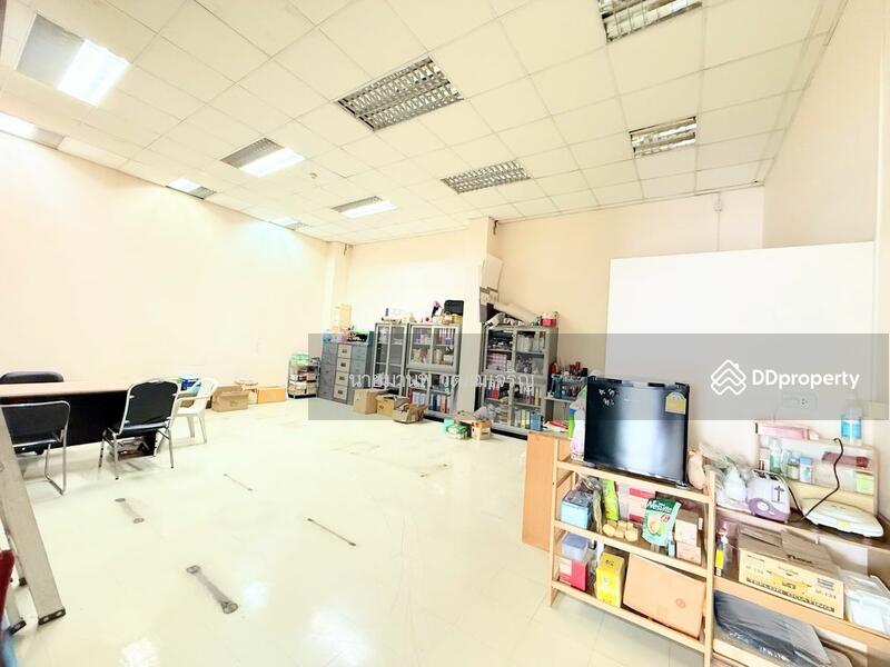 For Rent - เช่าอาคารสำนักงาน หรือหน้าร้านโชว์รูม. ทำเลทองติดถนนเทพารักษ์ แนวรถไฟฟ้าสายสีเหลือง, Samut Prakan