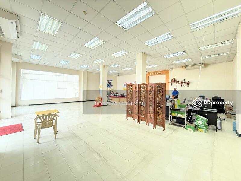 For Rent - เช่าอาคารสำนักงาน หรือหน้าร้านโชว์รูม. ทำเลทองติดถนนเทพารักษ์ แนวรถไฟฟ้าสายสีเหลือง, Samut Prakan