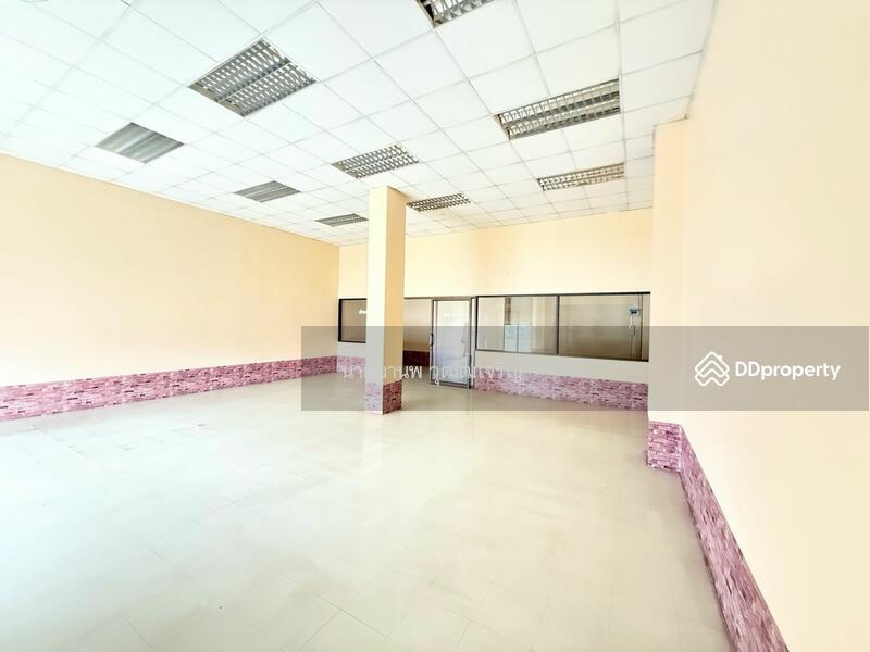For Rent - เช่าอาคารสำนักงาน หรือหน้าร้านโชว์รูม. ทำเลทองติดถนนเทพารักษ์ แนวรถไฟฟ้าสายสีเหลือง, Samut Prakan
