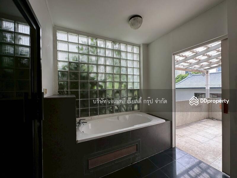 ขาย - Townhouse Evergreen Village : ทาวน์เฮ้าส์ หมู่บ้าน เอเวอร์กรีน, กรุงเทพ