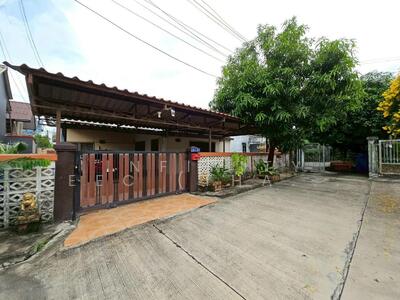 ขาย - (Office A) ขายบ้านใกล้โรงเรียน ทำเลดี เดินทางสะดวก พื้นที่เยอะ หมู่บ้านเหนือลิขิต1 เก้ากิโล ศรีราชา, ชลบุรี