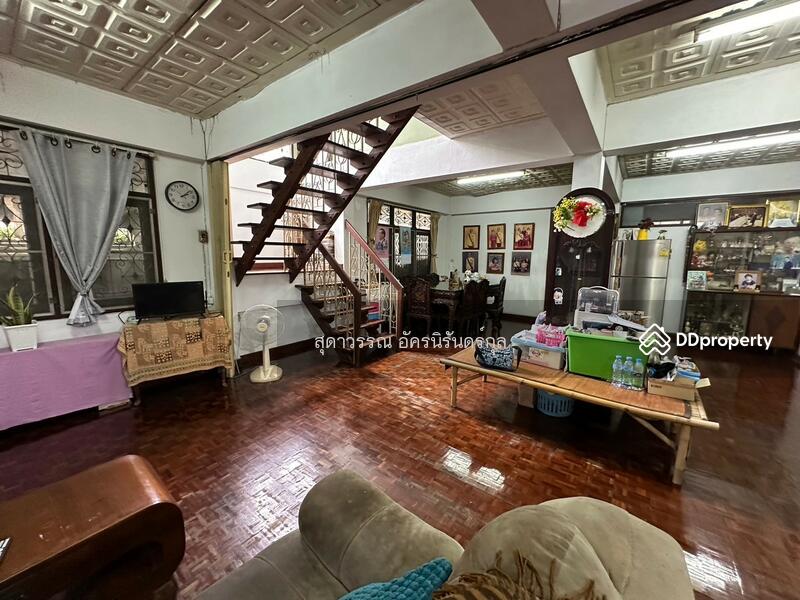 ห้องรับแขกด้านล่าง