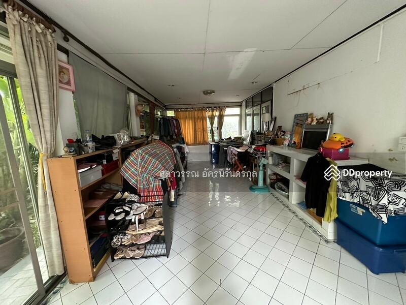 ห้องอเนกประสงค์ ทางเข้าประตู