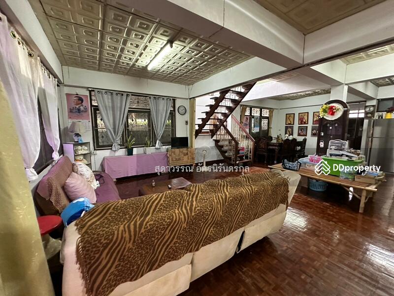 ห้องรับแขกด้านล่าง