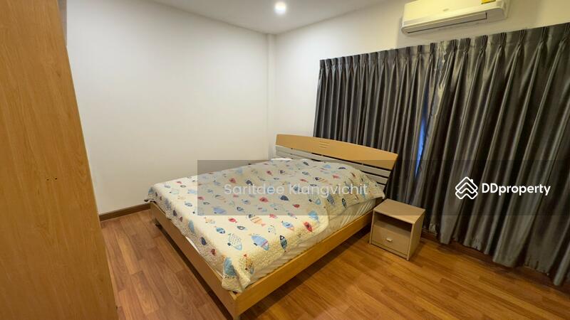 ห้องนอนใหญ่ชั้น 3 เฟอร์ฯ เตียง ตู้ แอร์