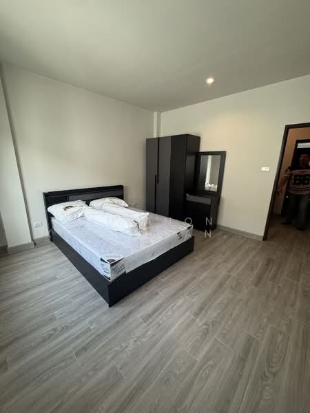 Suvarnabhumi Town @ Hua Takhe, Bangkok, Hua Takhe Community, Lat Krabang Road, Lat Krabang, Lat Krabang, Bangkok, 3 Bedrooms, 230 sqm, Townhouse For Rent, by Jutanon Komoottanaruk, 60112338 - DDproperty.com