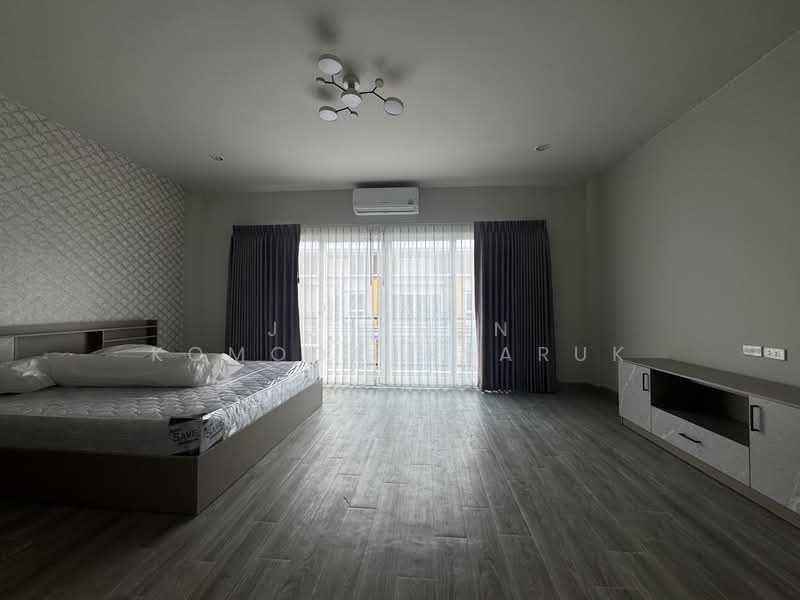 Suvarnabhumi Town @ Hua Takhe, Bangkok, Hua Takhe Community, Lat Krabang Road, Lat Krabang, Lat Krabang, Bangkok, 3 Bedrooms, 230 sqm, Townhouse For Rent, by Jutanon Komoottanaruk, 60112338 - DDproperty.com