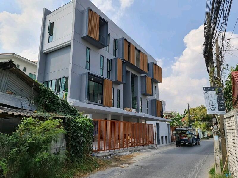 ทาวน์โฉมรัชดา32ให้เช่า, กรุงเทพ, จันทรเกษม, จตุจักร, กรุงเทพ, 530 ตร.ม., ทาวน์เฮ้าส์ ให้เช่า, โดย คุณทัณฑิกา แก้วปู่วัด, 60112819 - DDproperty.com