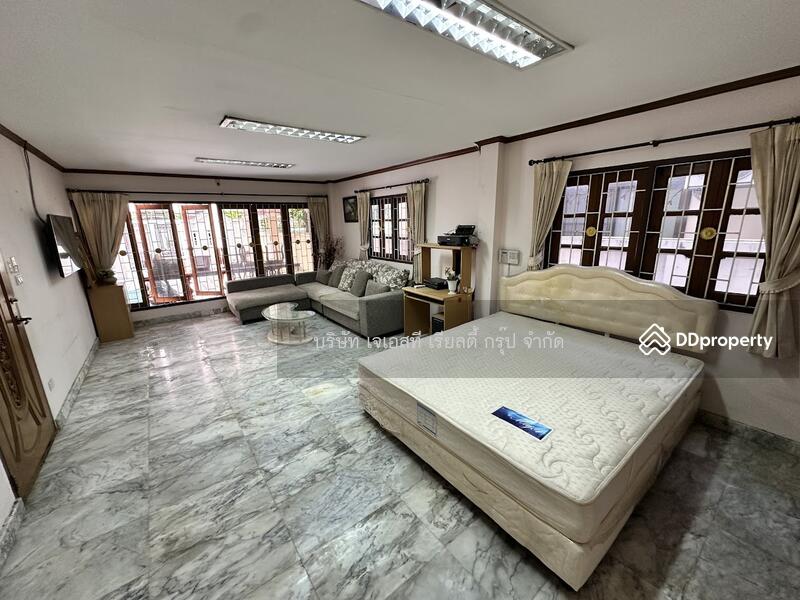 ให้เช่า - Single house + warehouse, Ram Intra Road, กรุงเทพ