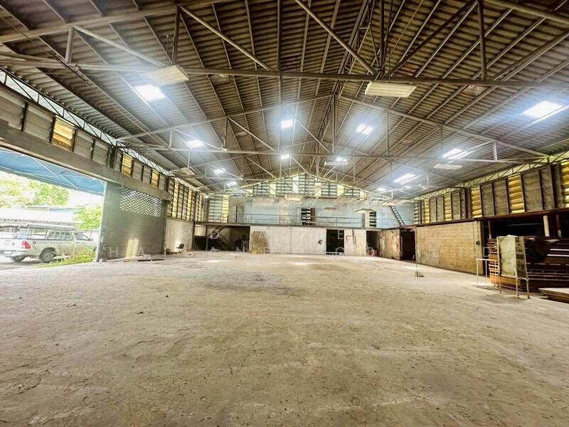 ขาย - ขายโรงงาน หนามแดง ห่างจากถนนศรีนครินทร์ 350 เมตร ใกล้ Mrt ศรีด่าน รหัส : F8030, สมุทรปราการ