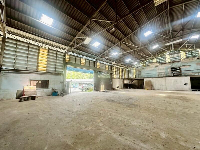 ขาย - ขายโรงงาน หนามแดง ห่างจากถนนศรีนครินทร์ 350 เมตร ใกล้ Mrt ศรีด่าน รหัส : F8030, สมุทรปราการ