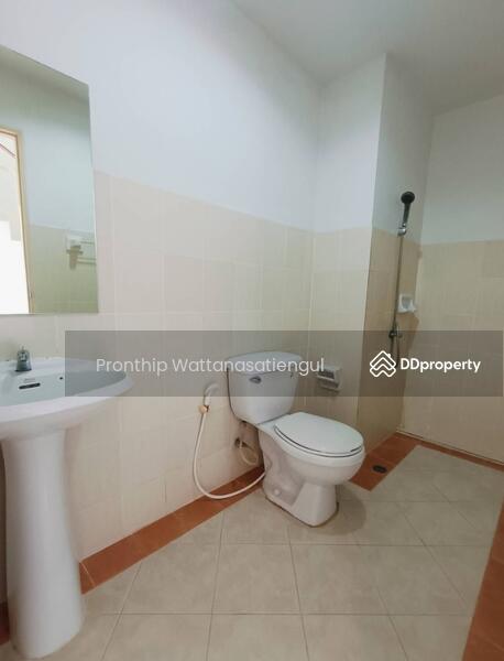 For Rent - For Rent: 3.5-Storey Commercial Building on Assumption Rai Kluai Road Prime Location for Busines, Chon Buri