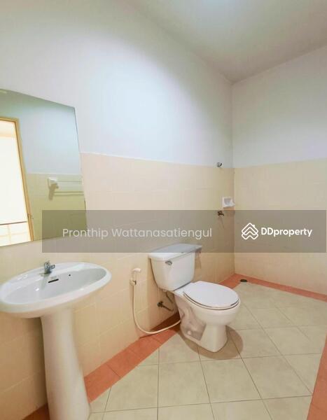 For Rent - For Rent: 3.5-Storey Commercial Building on Assumption Rai Kluai Road Prime Location for Busines, Chon Buri