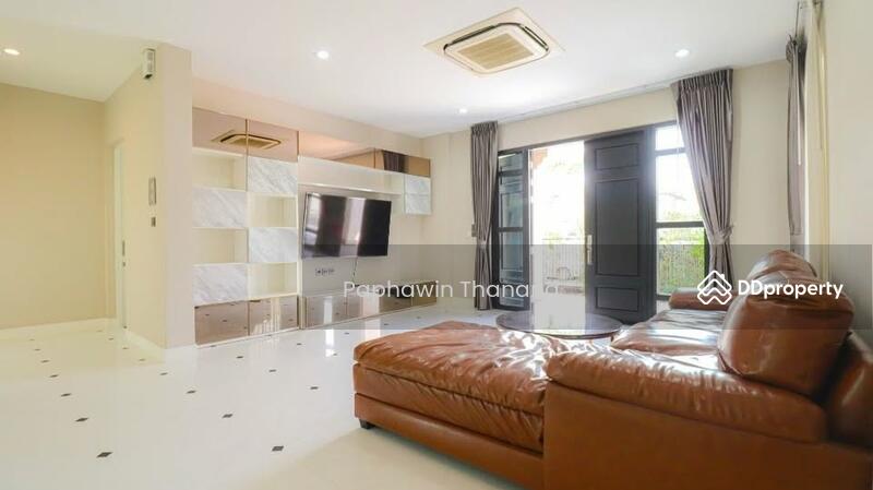 For Rent - 4-Bedroom House, Bangkok