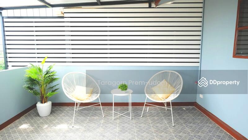 For Rent - 5-Bedroom Townhouse, Bangkok