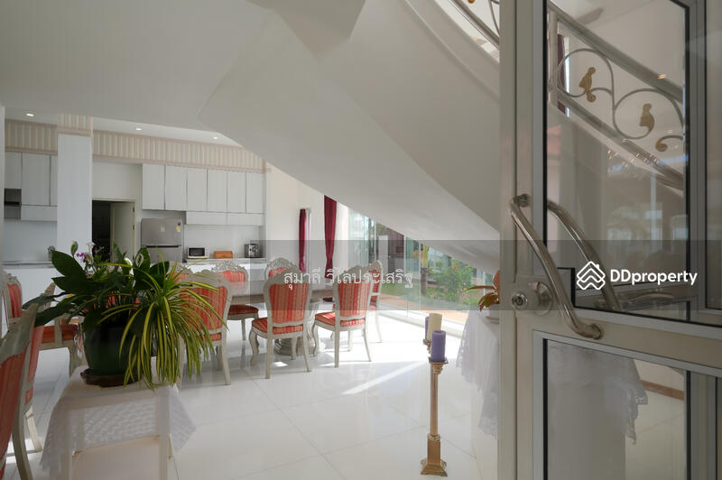 For Sale - Luxury Beachfront Villa 4-Bedrooms With Private Pool At Bang Saphan Yai, Prachuap Khiri Khan
