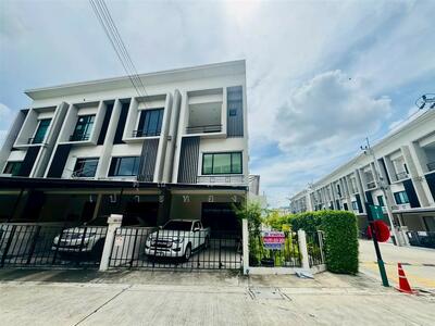 ขาย - Cher Wongwaen-Sathorn (เฌอ วงแหวน-สาทร), กรุงเทพ