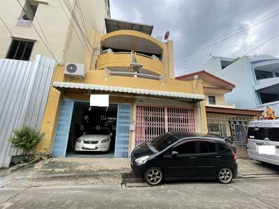 ขาย - อาคารพาณิชย์ 4 ชั้น 18.5 ตร.ว. อาคารพาณิชย์ ซอยรัชดาภิเษก14 ถนนรัชดาภิเษก เขตห้วยขวาง กรุงเทพมหานคร, กรุงเทพ