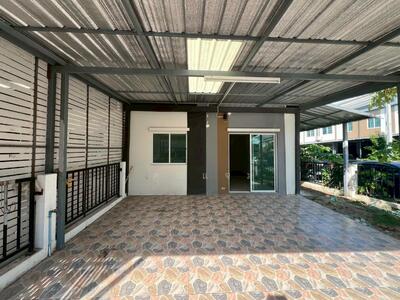 ขาย - Lio Bliss Ladkrabang-Chalongkrung : ไลโอ บลิสซ์ ลาดกระบัง-ฉลองกรุง, กรุงเทพ