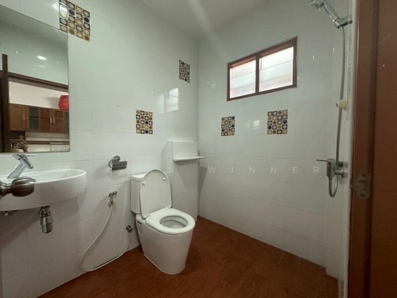 ขาย - บ้านเดี่ยว 2 ชั้น ติดริมถนนราชพฤกษ์ ใกล้รถไฟฟ้าสถานีบางหว้า, กรุงเทพ