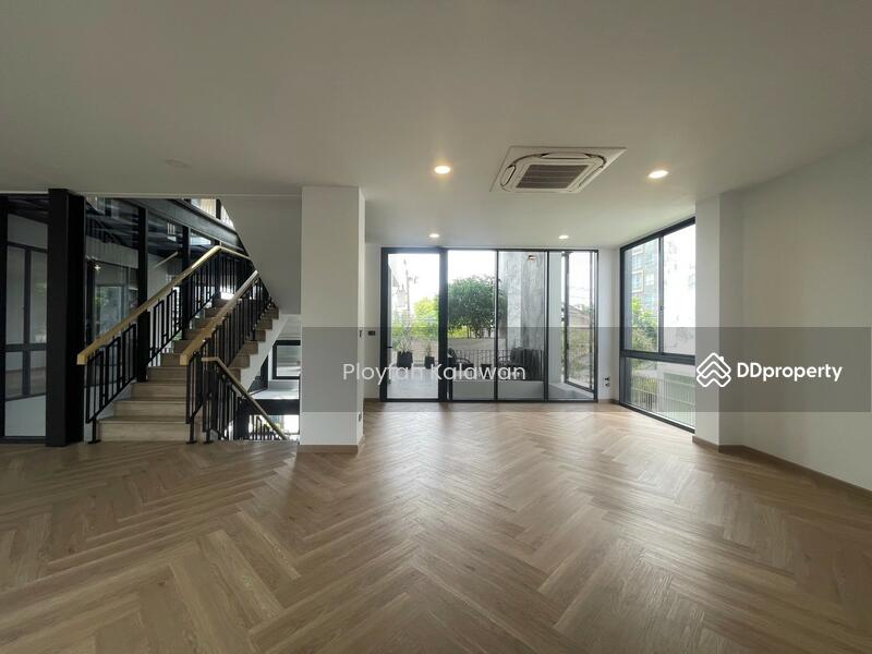 For Sale - Penton Ari-Sutthisan, Bangkok