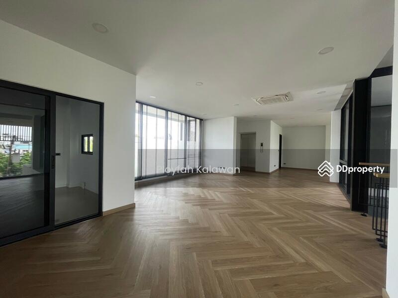 For Sale - Penton Ari-Sutthisan, Bangkok