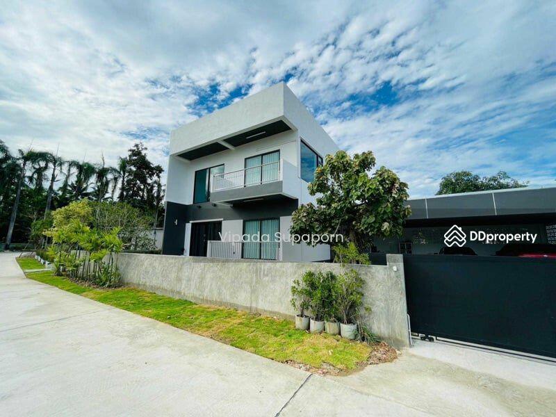 For Sale - 4-Bedroom House, Chiang Mai
