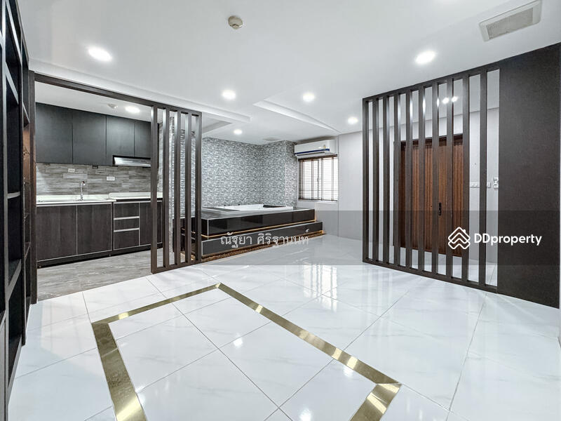 For Sale - The Kris Ratchada 17, Bangkok