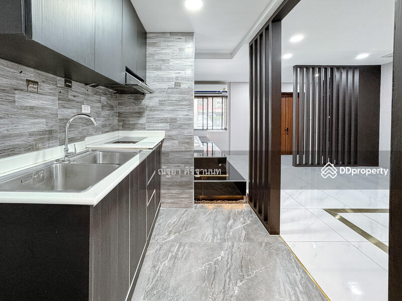 For Sale - The Kris Ratchada 17, Bangkok
