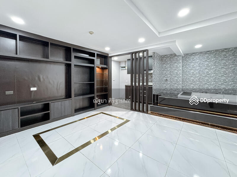 For Sale - The Kris Ratchada 17, Bangkok