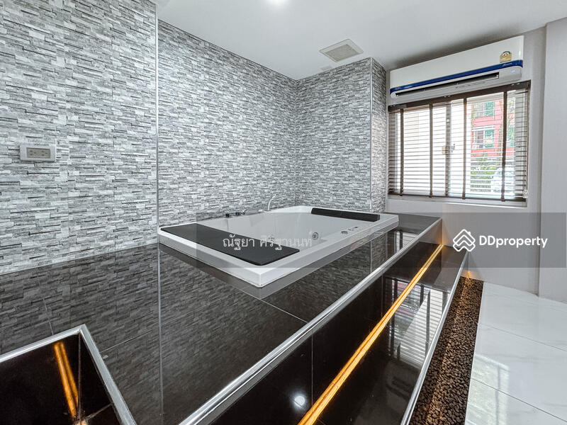 For Sale - The Kris Ratchada 17, Bangkok