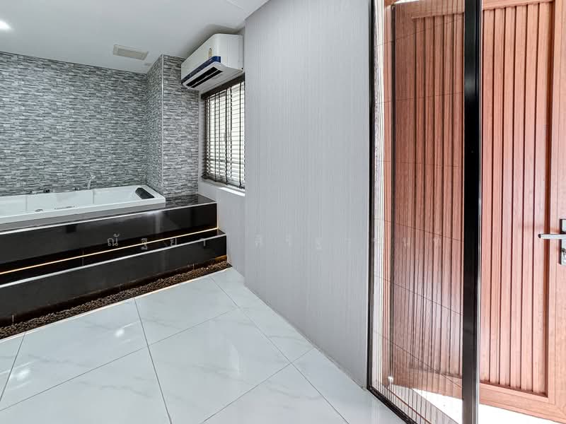 The Kris Ratchada 17, Bangkok, Inthamara 45 Alley, Din Daeng, Din Daeng, Bangkok, 1 Bedroom, 46 sqm, Condo For Sale, by ณัฐยา ศิริฐานนท์, 60116927 - DDproperty.com