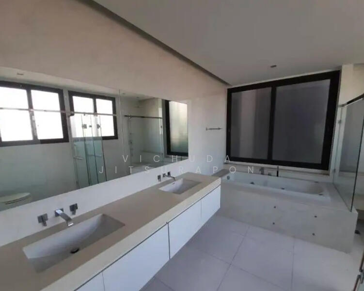 Birinchi shaxsda erkalaydi