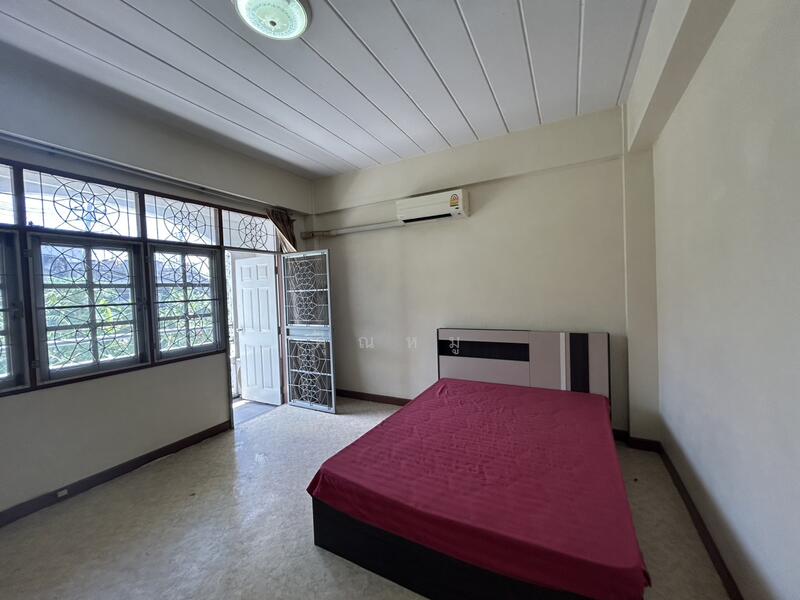 ขายโฮมออฟฟิศ 3 ชั้น !!! บนถนนข้าวหลาม ทำเลศักยภาพ ใกล้วัดบางเป้ง และเส้นทางหลักของเมืองชลบุรี, Chon Buri (Pattaya), สุขุมวิท, Samed, Muang Chon Buri, Chon Buri (Pattaya), , 68 sqm, Office Space For Sale, by คุณหมู, 60117479 - DDproperty.com