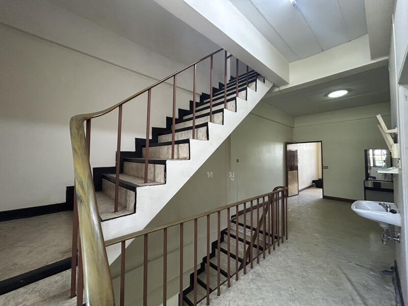 ขายโฮมออฟฟิศ 3 ชั้น !!! บนถนนข้าวหลาม ทำเลศักยภาพ ใกล้วัดบางเป้ง และเส้นทางหลักของเมืองชลบุรี, ชลบุรี, สุขุมวิท, เสม็ด, เมืองชลบุรี, ชลบุรี, 68 ตร.ม., สำนักงาน ขาย, โดย คุณหมู, 60117479 - DDproperty.com