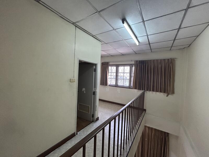 ขายโฮมออฟฟิศ 3 ชั้น !!! บนถนนข้าวหลาม ทำเลศักยภาพ ใกล้วัดบางเป้ง และเส้นทางหลักของเมืองชลบุรี, Chon Buri (Pattaya), สุขุมวิท, Samed, Muang Chon Buri, Chon Buri (Pattaya), , 68 sqm, Office Space For Sale, by คุณหมู, 60117479 - DDproperty.com