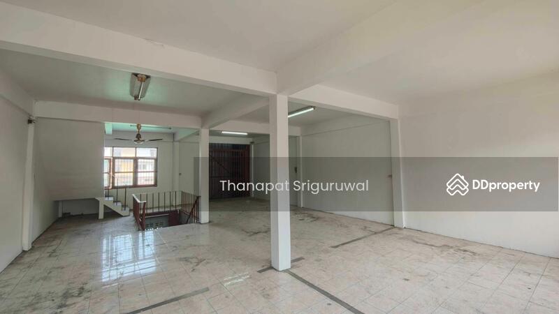 ขาย - 2-Br Townhouse in Chom Thong, กรุงเทพ