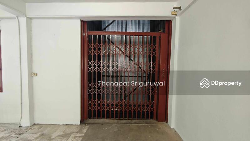 ขาย - 2-Br Townhouse in Chom Thong, กรุงเทพ