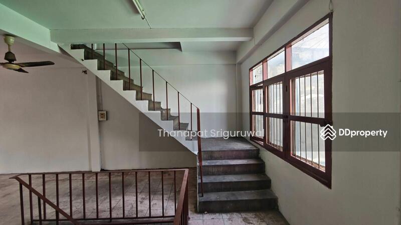 ขาย - 2-Br Townhouse in Chom Thong, กรุงเทพ