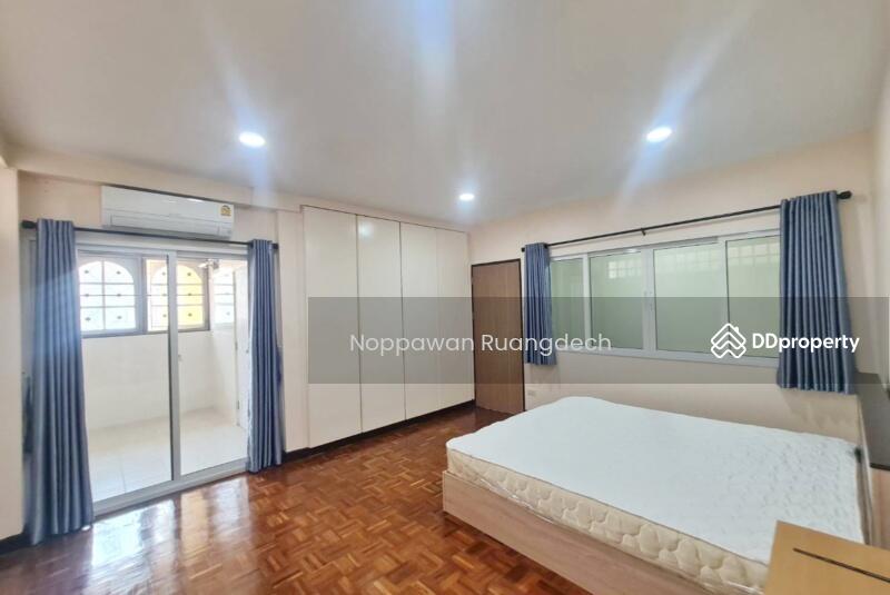 ให้เช่า - ให้เช่า บ้านแฝด 2 ชั้น พร้อมเฟอร์ ถนนสุขุมวิท 103 ใกล้ Paradise Park, กรุงเทพ